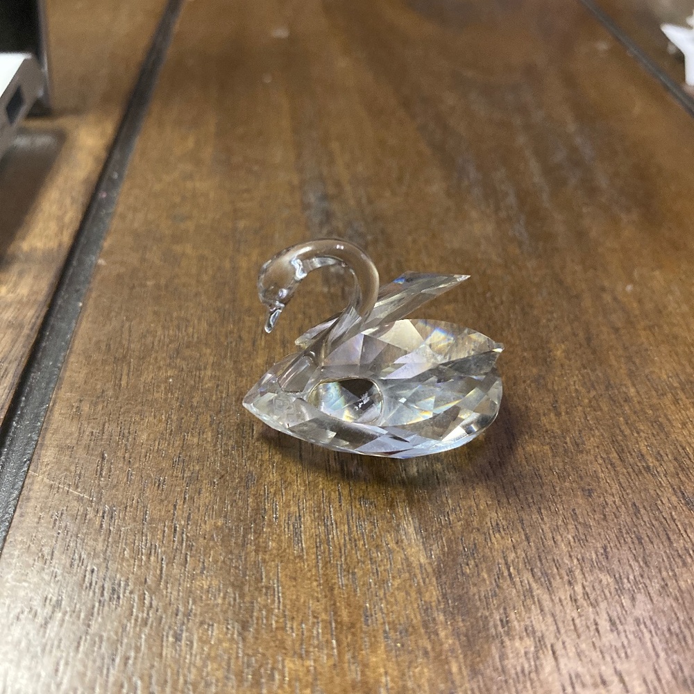 Small Vintage Crystal Swan Figurine 🦢